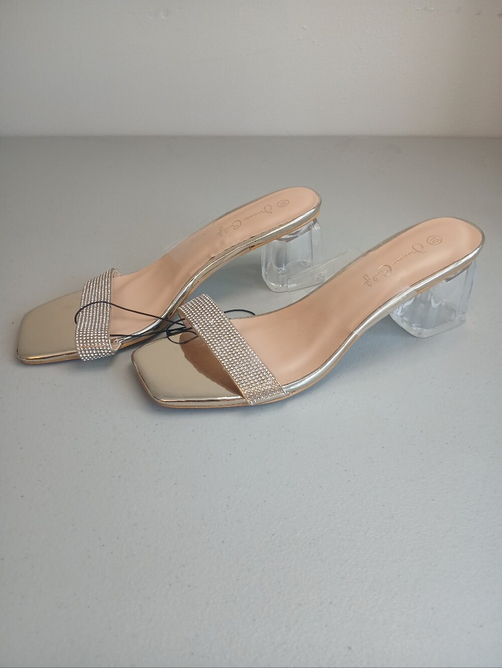 New! Jessica Carlyle Rhinestone Metallic Gold Transparent Block Heel Sandal 10